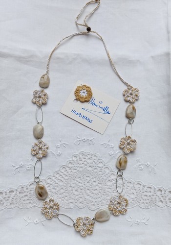 Collana regolabile con fiori - regolabile,