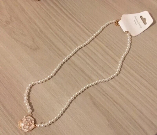 Collana perline acriliche e - di,
